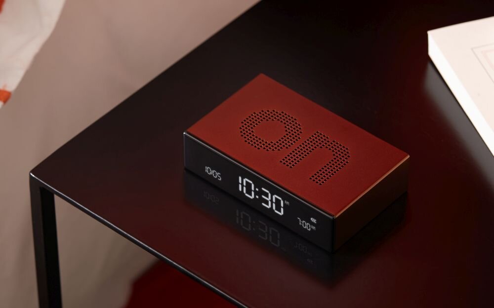 Lexon Flip Premium Budzik kompaktowy USB-C 3 miesiące pracy lekki podróżny