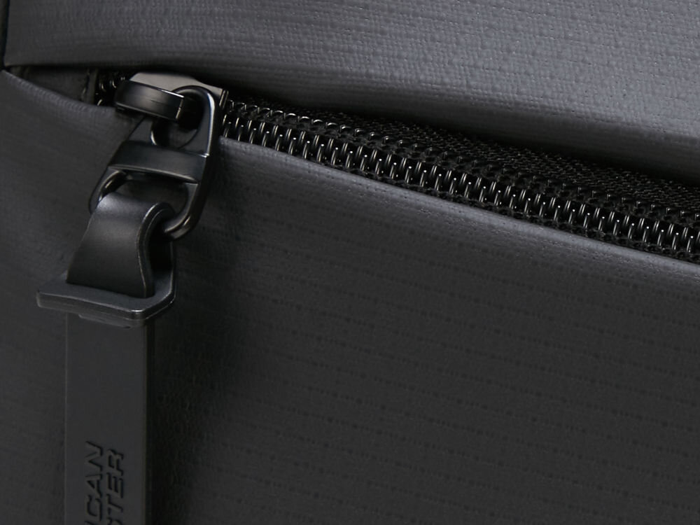 Plecak AMERICAN TOURISTER Urban Groove UG16 City Roll Top Czarny wykonany z wysokiej jakości materiałów odporny na warunki atmosferyczne
i codzienne zużycie solidne zamki błyskawiczne i mocne szwy