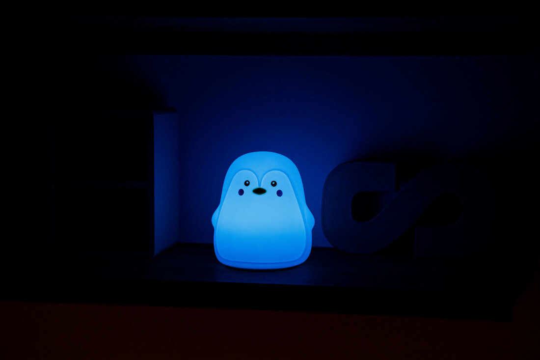 Lampka nocna INNOGIO GIOpenguin GIO-141 Zmienna kolorystyka 8 kolorów wybór ulubiony kolor światła