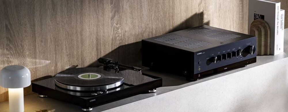 Gramofon YAMAHA TT-S303 - Klasyczny design