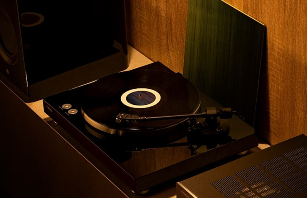 Gramofon YAMAHA TT-S303 - Ramię wysokiej klasy