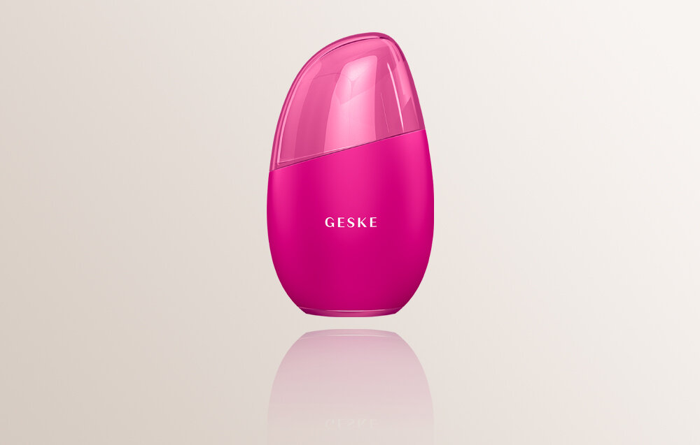 Masażer GESKE Cool & Warm 7w1 Magenta funkcjonalna technologia ergonomiczny design głębokie oczyszczenie skóry profesjonalne efekty odmładzające funkcja chłodzenia i ogrzewania odświeżenie relaks zadbanie o skórę komfort skuteczność