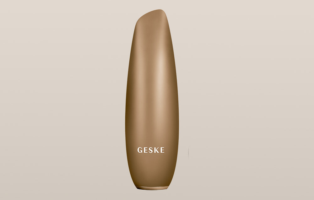 Magnetyczny peeling GESKE 5w1 Szary skóra gotowa na nowy dzień delikatny masaż skóry technologia Youthful glow massage smartsonic pulsation wypoczęta i pozbawiona oznak starzenia skóra