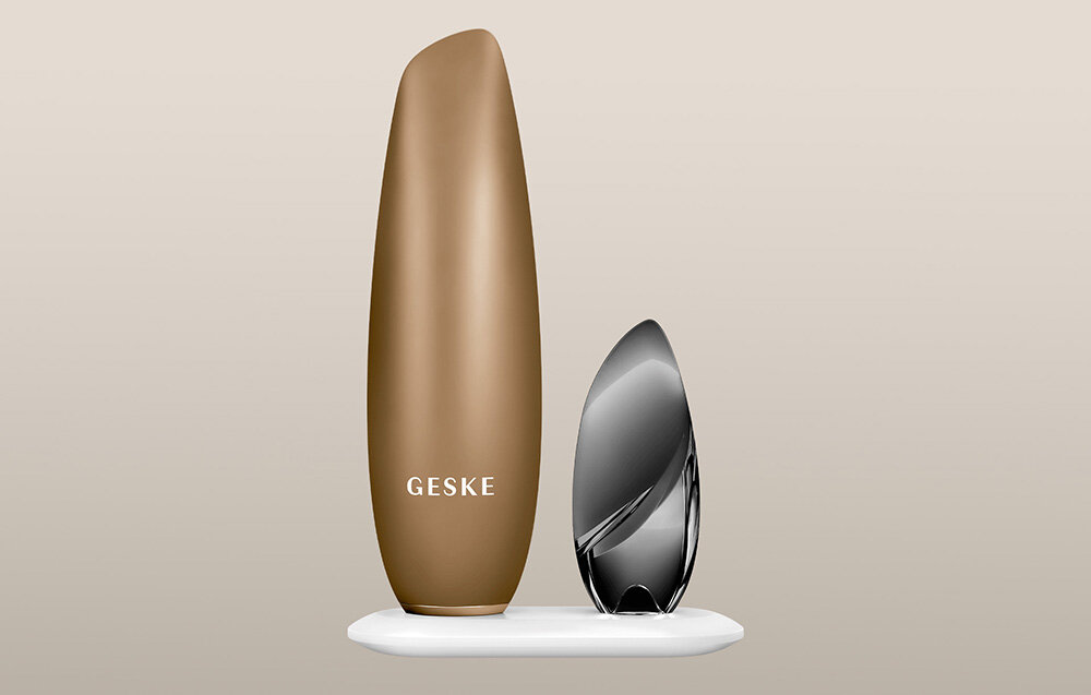 Magnetyczny peeling GESKE 5w1 Szary technologia Touchless Purifying peeling i magnetic cell stimulation skóra wolna od zanieczyszczeń zminimalizowany problem występowania porów regularne zabiegi gładka promienna skóra