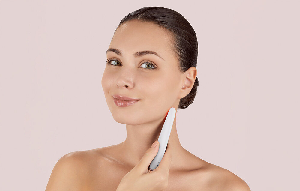 Masażer do twarzy GESKE 7w1 Biało - różowy piękna skóra