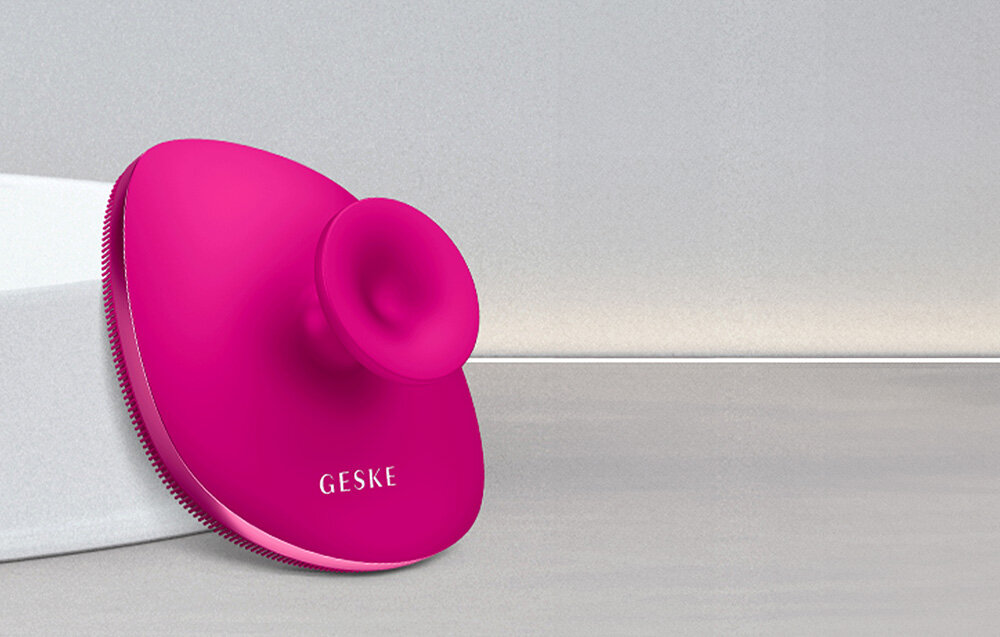 Szczotka do ciała GESKE 4w1 Magenta kompleksowa pielęgnacja oparta magenta silikonowe końcówki