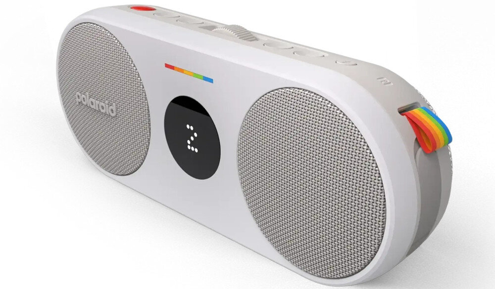 Głośnik bezprzewodowy POLAROID P2 20W dźwięk stereo muzyka, głośnik po skosie na białym tle