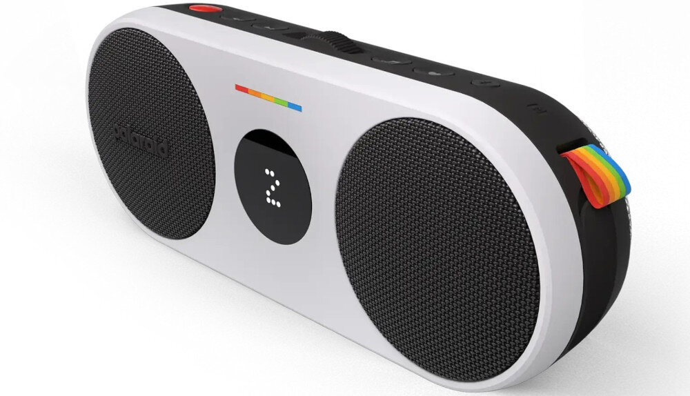 Głośnik bezprzewodowy POLAROID P2 TWS łączność stereo dwa głośniki, głośnik po skosie na białym tle