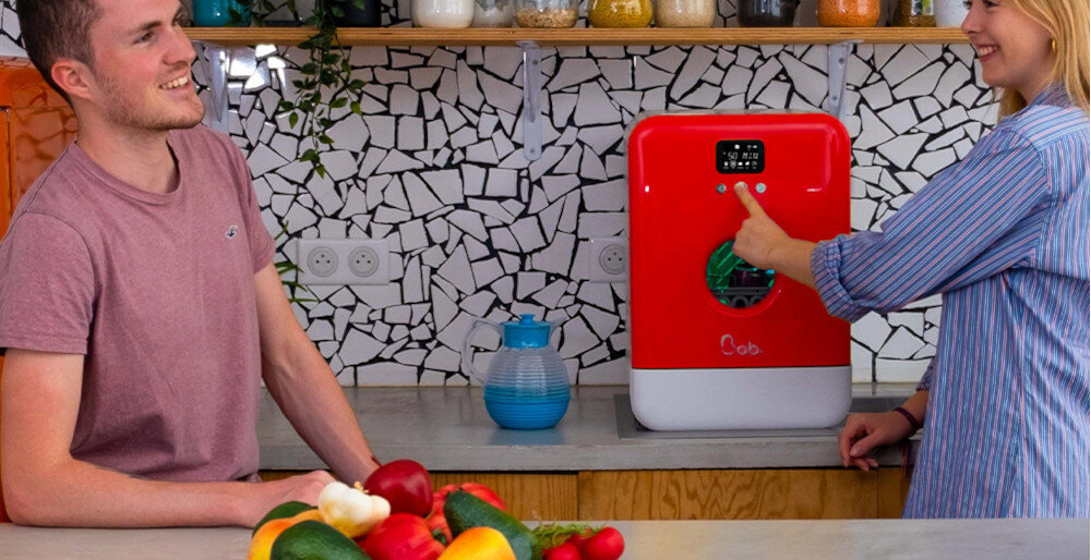 ZMYWARKA DAAN TECH BOB kompaktowa czerwona niewielka konstrukcja do kamperów w podróż 2 komplety naczyń koszyk na sztućce 5 programów