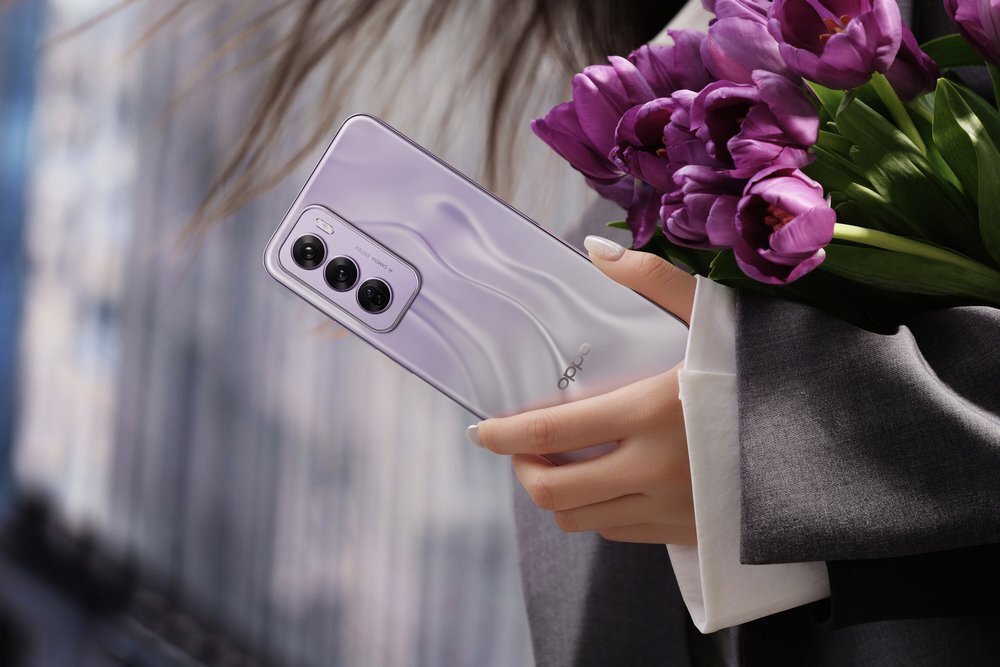 Smartfon OPPO Reno 12 solidny