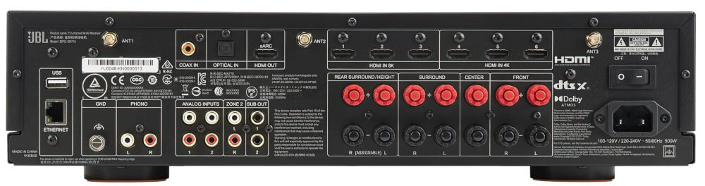 Amplituner JBL MA710 wyświetlacz ekranowy HDMI konfiguracja, amplituner stojący od tyłu na białym tle