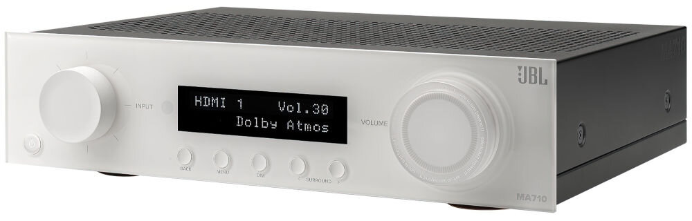 Amplituner JBL MA710 aplikacja EZ Set EQ korekcja akustyki, amplituner stojący po skosie na białym tle