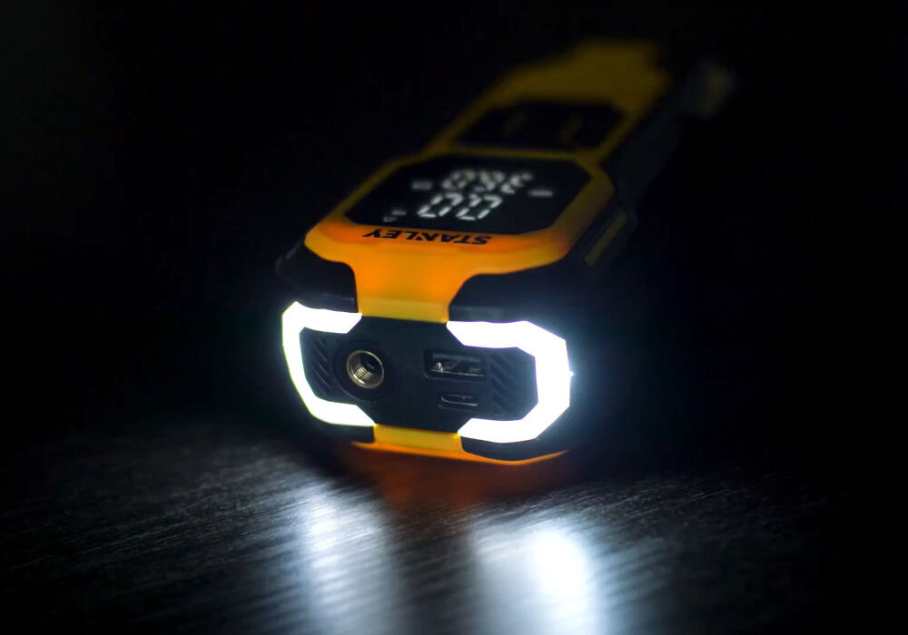 Kompresor akumulatorowy STANLEY SXIF0101 poręczny, kompaktowy, dioda LED, schowek na akcesoria