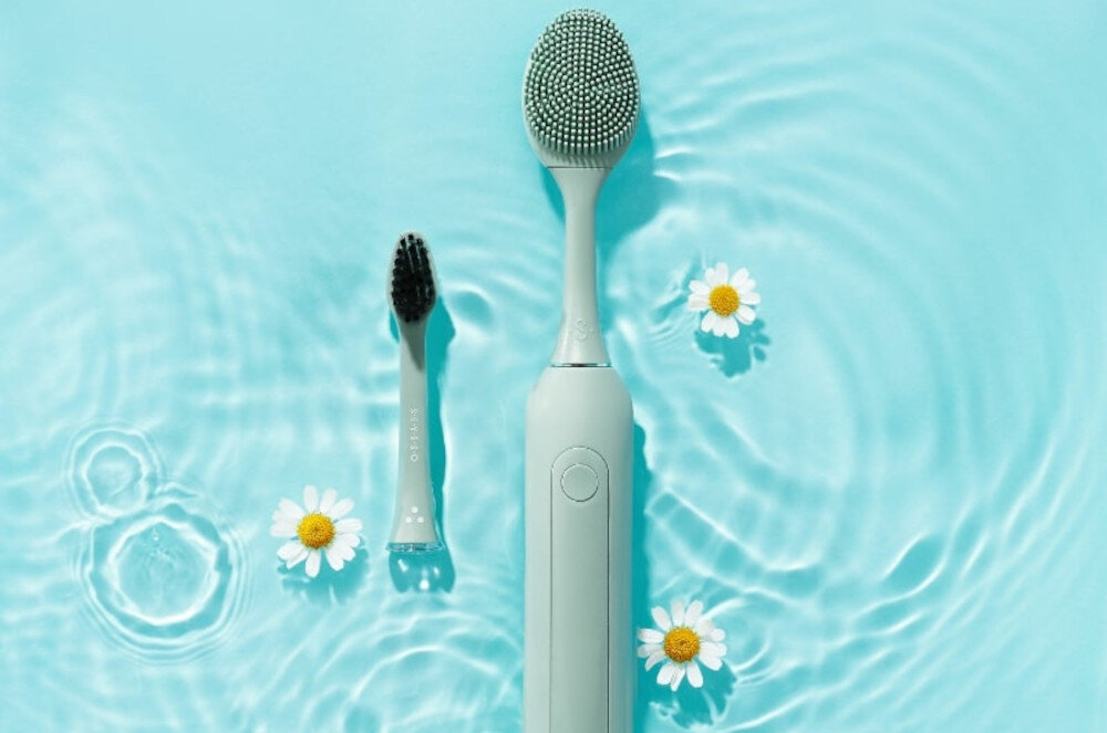 Oryginalna końcówka do szczoteczki SEYSSO Basic Color Face Brush (1 szt.) Misty Rose Komfort przy każdym ruchu silikonowe wypustki w połączeniu z technologią soniczną usuwają makijaż i zanieczyszczenia  SOFT oraz MASSAGE