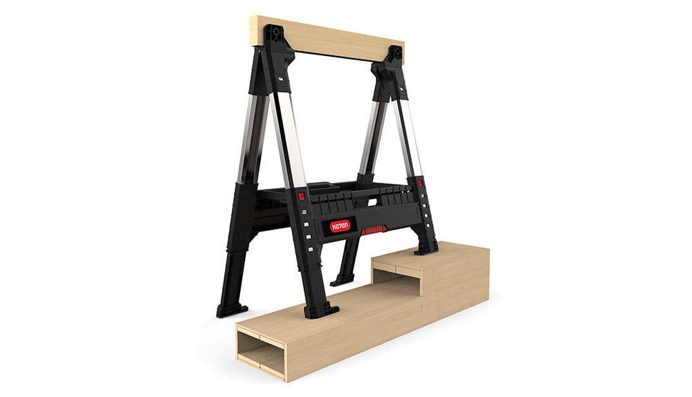 Stojak KETER Lumber Jack ROC Pro Gear rozłożony stojak na białym tle widoczny od przodu pod skosem nogi ustawione na różnej wysokości wytrzymałe metalowe nogi solidne tworzywo sztuczne udźwig do 1360 kg bezpieczeństwo