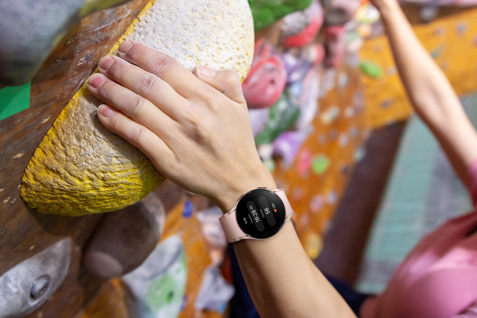 smartwatch z szafirowym szkłem smartwatch z szafirowym szkłem