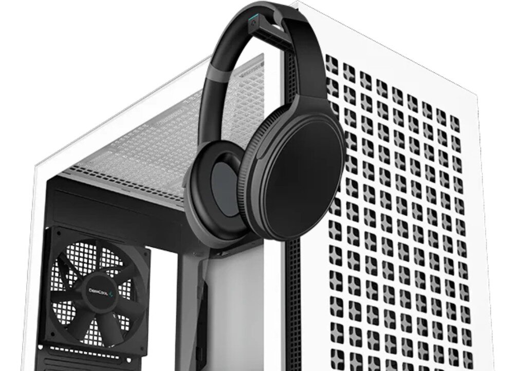 Obudowa DEEPCOOL CH370 Detal bocznej krawędzi obudowy z wysuniętym plastikowym uchwytem, na którym zawieszone są czarne słuchawki nagłowne