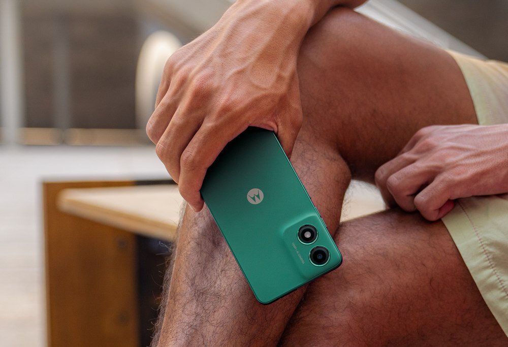 Smartfon MOTOROLA Moto G04 dane  