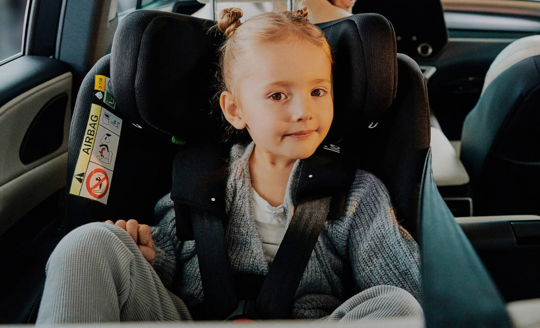 Fotelik samochodowy LIONELO Brave i-Size (0-36 kg) Czarny Wysokie bezpieczeństwo ochrona zagłówek pianka Memory Foam ochrona boczna