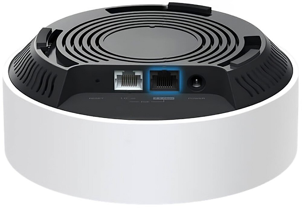 Router TP-LINK Deco X50-PoE Widok od spodu na białe, okrągłe urządzenie. Widoczne są dwa porty Ethernet, gniazdo zasilania oraz przycisk reset, porty, złącza