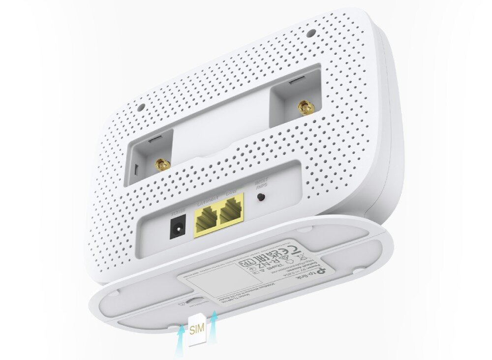 Router TP-LINK TL-MR105 Spód i tył białego routera, widoczne złącza na anteny, porty LAN i gniazdo na kartę SIM, łączność LTE, karat nanoSIM, sieć