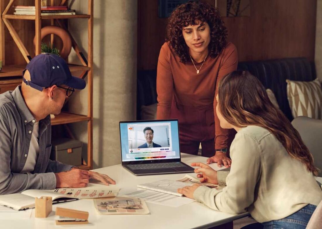 Laptop HP OmniBook X 14 - Live Caption 