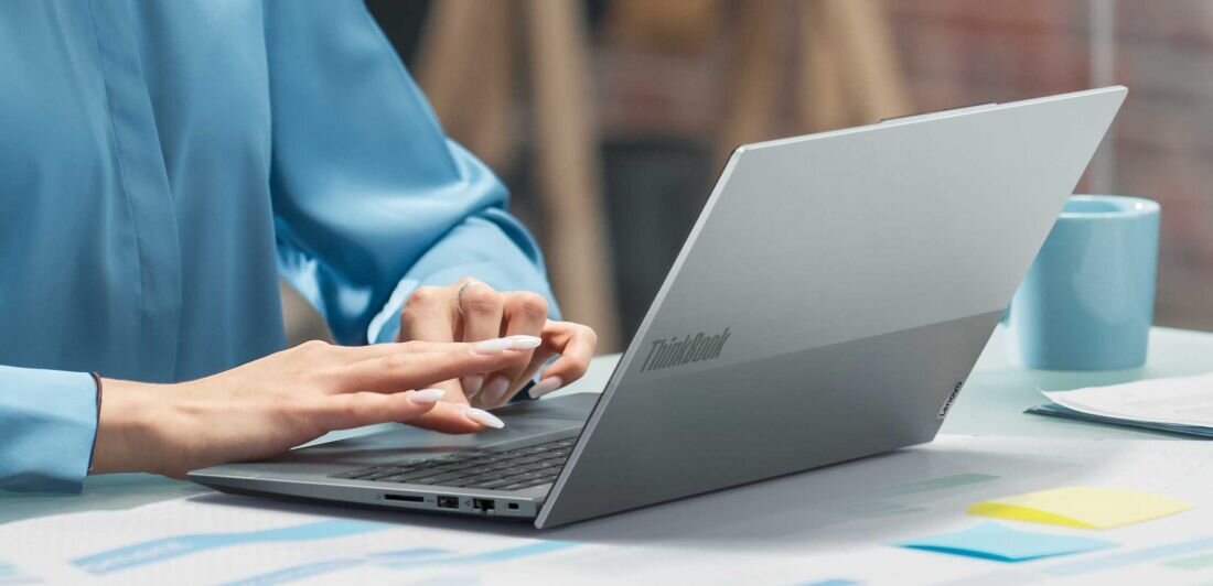 Laptop LENOVO ThinkBook 14 G7 - Procesor  