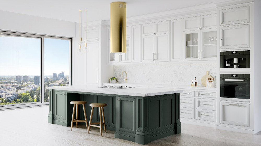 OKAP GLOBALO CYLINDRO ISOLA 39.7 Złoty mat Zdjęcie przedstawia jasną kuchnię z wyspą, przy której ustawiony jest okrągły stół i cztery różnokolorowe krzesła. Na ścianie wiszą cztery ramki ze zdjęciami, a w tle widać elementy dekoracyjne oraz rośliny. Kuchnia posiada szafki w jasnych barwach, ciemny blat oraz złoty mat okap nad wyspą. Po prawej stronie znajduje się przestronny salon z szarą kanapą i dużym obrazem na ścianie.