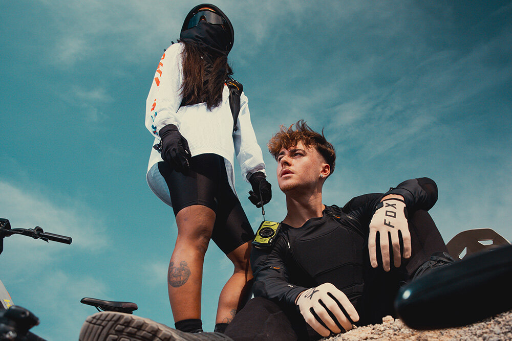 Aparat PENTAX WG-8  rowerzyści z aparatem  