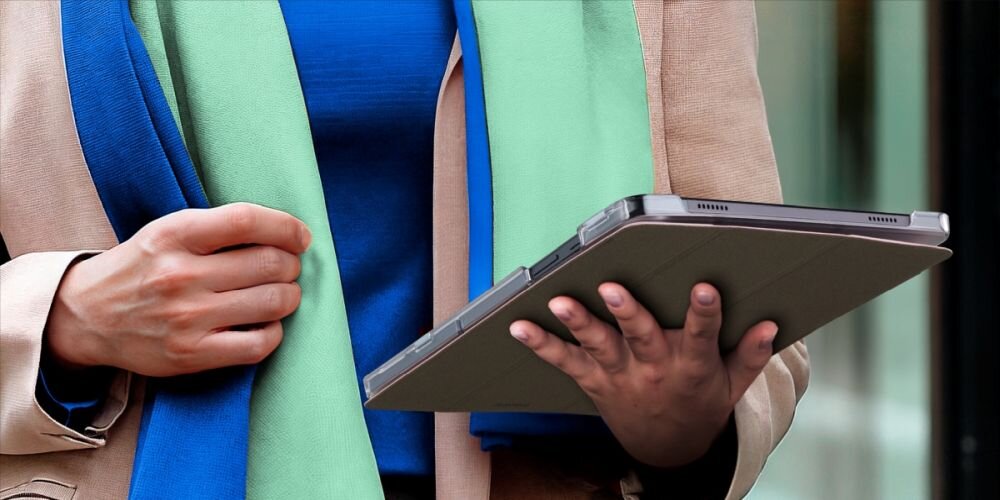 Etui na Galaxy Tab A9+ HAMA Fold Clear Skuteczna ochrona - etui w rece