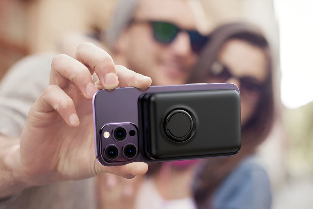 Powerbank JOYROOM JR-W050 trzech wersjach białej, czarnej niebieskiej