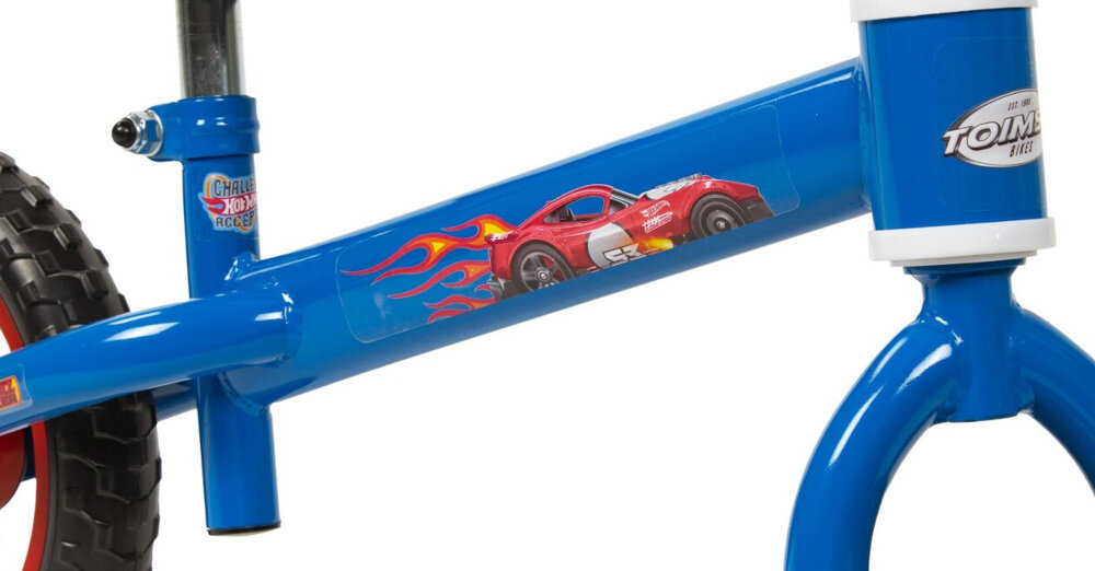 Rowerek biegowy TOIMSA Hot Wheels Niebiesko-czerwony zbliżenie na ramę wytrzymała rama z wysokiej jakości stali błyszczący lakier lekki waga 3,5 kg