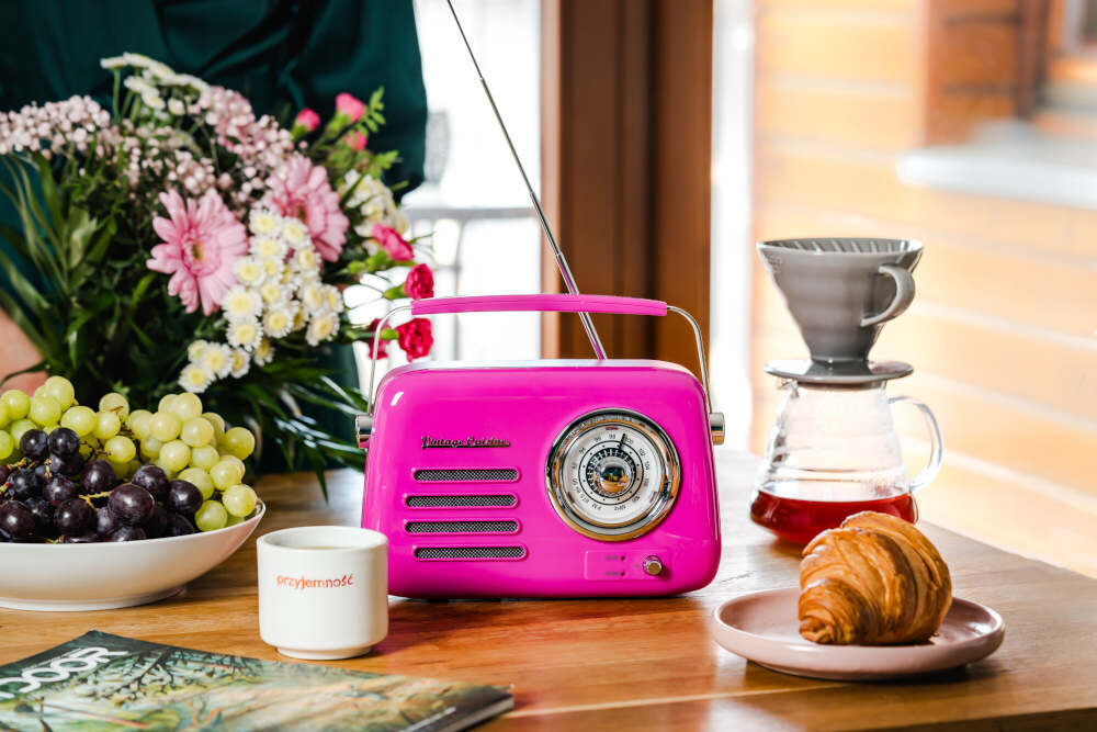 Radio VINTAGE CUISINE Chrom Fuksja Stylowy design retro błyszczące limitowana kolekcja kolory lata design funkcjonalność styl wygoda moc