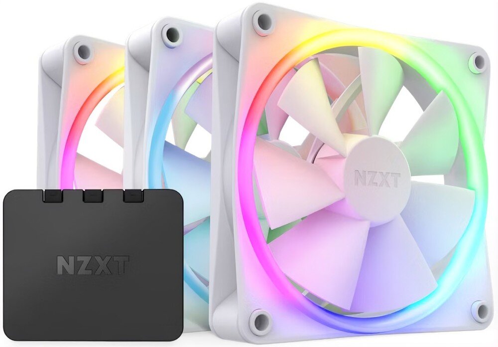 Wentylator NZXT F120 RGB PWM Trzy wentylatory komputerowe z kolorowym podświetleniem w kształcie pierścienia, stojące jeden za drugim, z czarnym kontrolerem i logo 'NZXT' na pierwszym planie