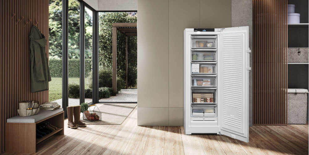 ZAMRAŻARKA LIEBHERR FNB 505I NOFROST I BLUROX izolacja drzwi NOFROST bez szronu cyrkulacja powietrza Kostkarka EasyTwist-Ice SmartDeviceBox zdalne sterowanie szuflady taca na mrożenie tacka na lód większa szuflada