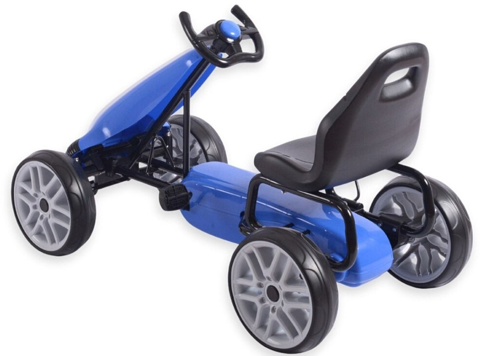 Gokart na pedały MILLY MALLY Power Niebieski gokart na białym tle widoczny od tyłu pod skosem stabilna rama wykonana z lekkiego metalu wysokiej jakości tworzyw sztucznych trwałość bezpieczeństwo użytkowania całkowicie zabudowany łańcuch ochrona przed przypadkowym kontaktem z mechanizmem napędowym bezpieczeństwo podczas jazdy spełnia europejskie normy bezpieczeństwa
