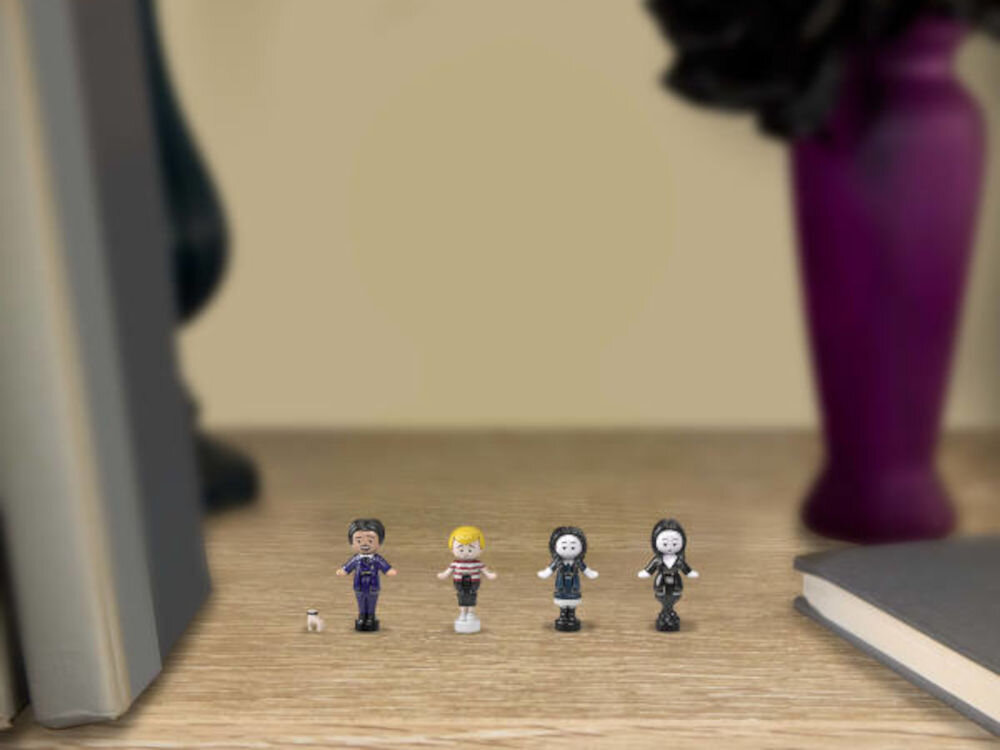 Zestaw figurek POLLY POCKET Rodzina Addamsów Kolekcjonerski zestaw kompaktowy HXW25 świetny prezent dla miłośników Polly Pocket oraz Rodziny Addamsów