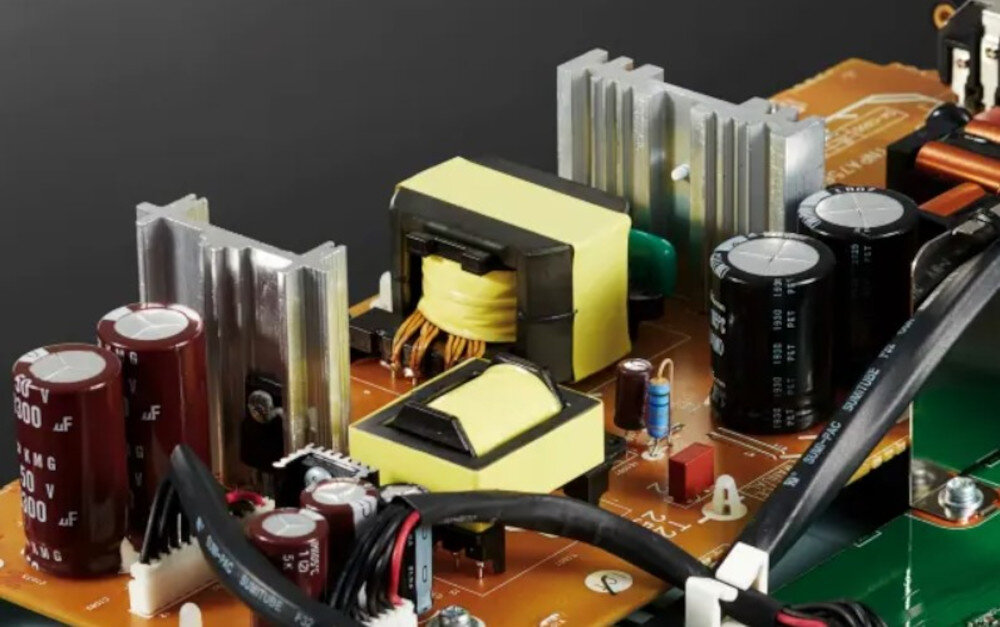 Technics ST-C100EG-K podwójny zasilacz redukcja szumów stabilny sygnał, kadr układów wzmacniacza i obwodów cyfrowych