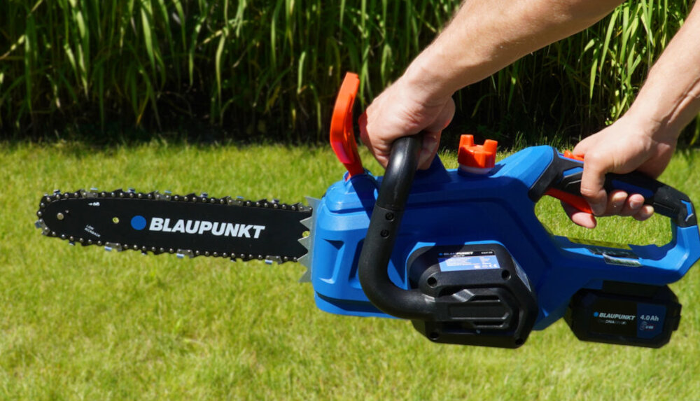 Piła akumulatorowa BLAUPUNKT CS4120 automatyczny hamulec awaryjne hamowanie w 0,12 sekund bezpieczne uzytkowanie