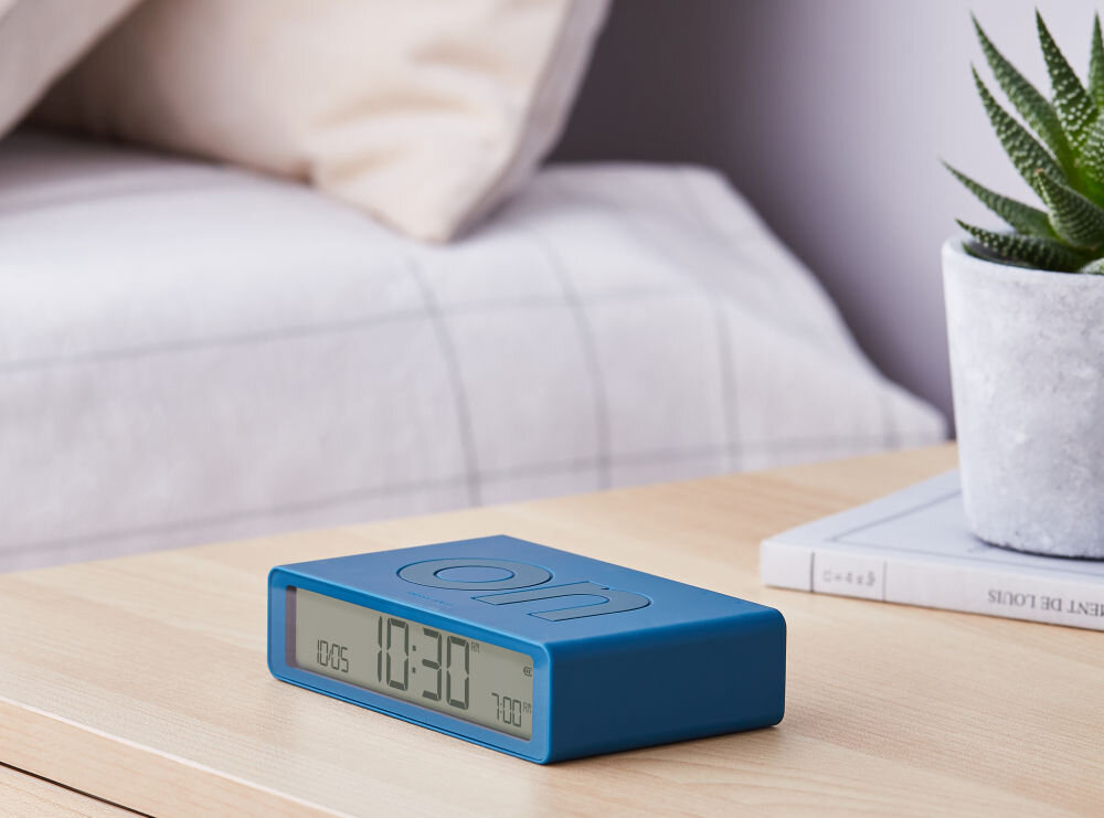 Budzik LEXON Flip Classic wyswietlacz lcd, przyciski, rozwiazanie, urzadzenia, funkcjonalnosc