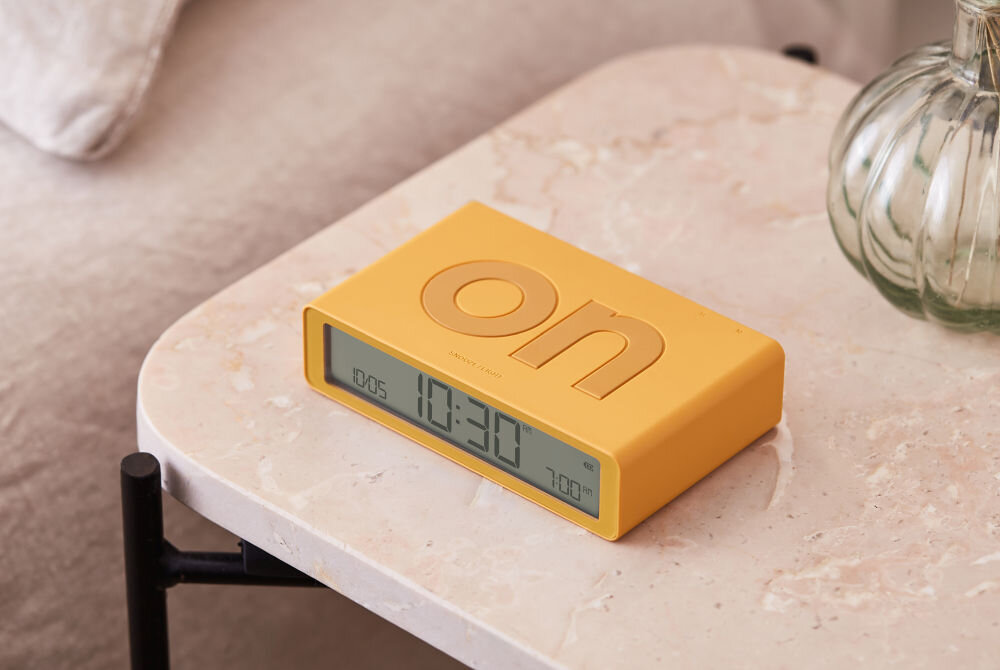 Budzik LEXON Flip Classic dzien noc budzik pobudka on off