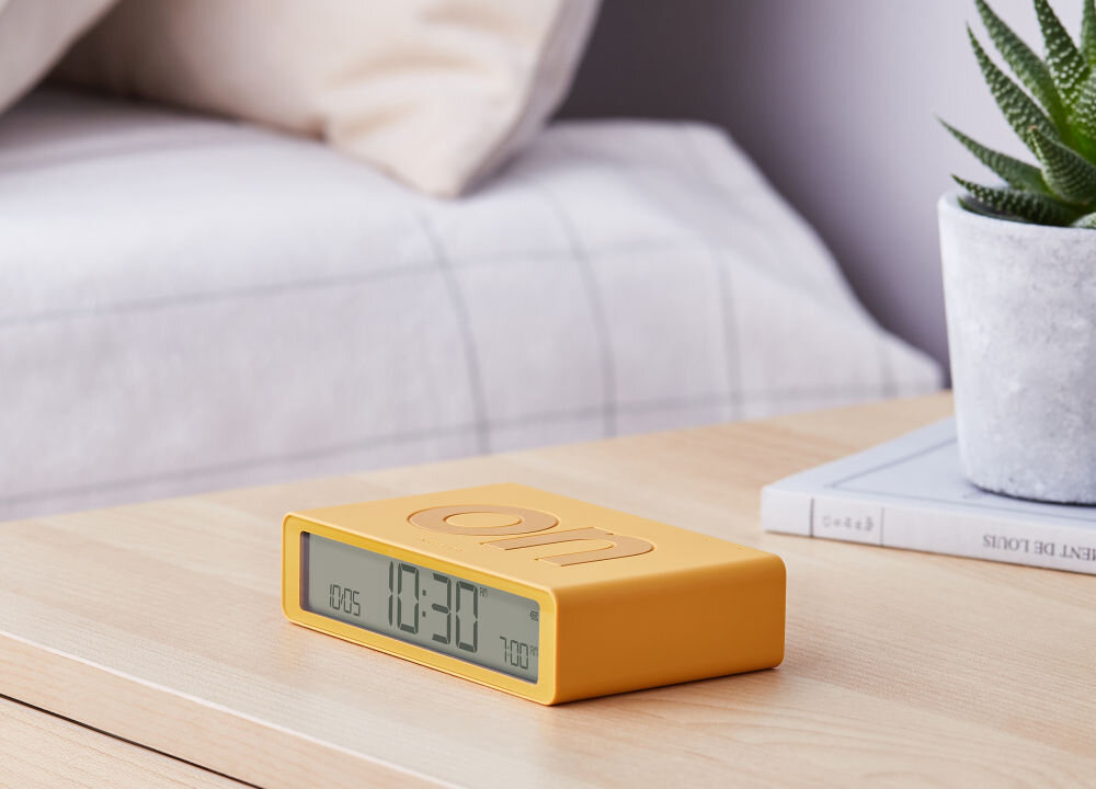 Budzik LEXON Flip Classic wyswietlacz lcd, przyciski, rozwiazanie, urzadzenia, funkcjonalnosc