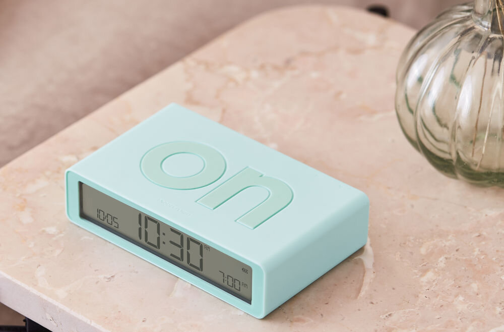 Budzik LEXON Flip Classic dzien noc budzik pobudka on off