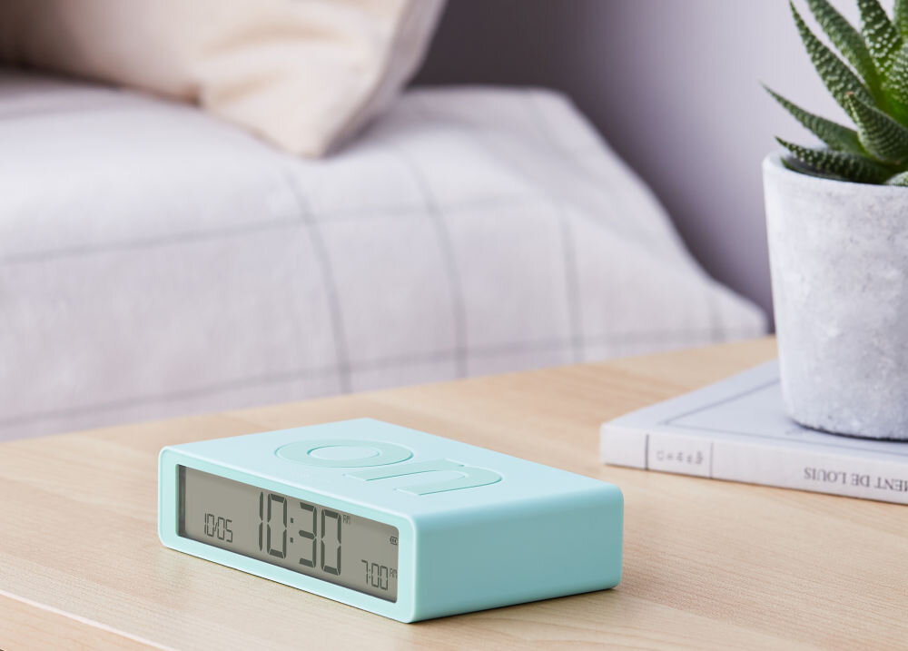 Budzik LEXON Flip Classic wyswietlacz lcd, przyciski, rozwiazanie, urzadzenia, funkcjonalnosc