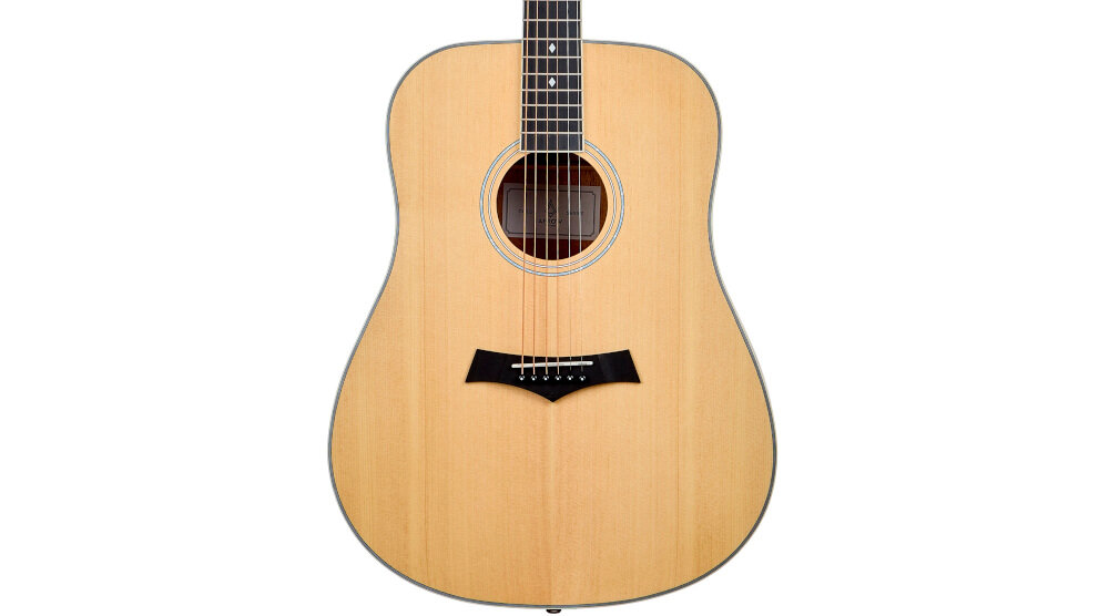 Gitara akustyczna ARROW Gold D siodełko PPS mostek stalowe struny długie wybrzmiewanie, kadr gitary na białym tle