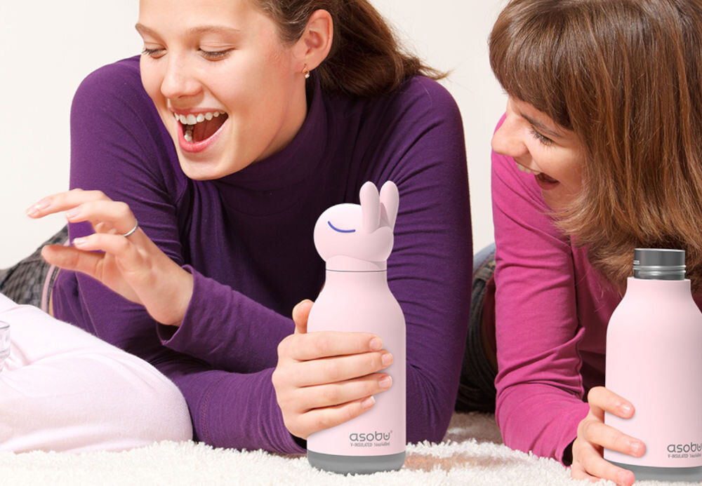 Butelka ze stali nierdzewnej ASOBU Bestie Bottle Bunny Różowy funkcjonalność atrakcyjny wygląd główka króliczka na zakrętce ulubiony towarzysz dziecka kompaktowe wymiary 22,5 x 7,5 cm w plecaku w bocznej kieszeni na szkolne dni i wycieczki