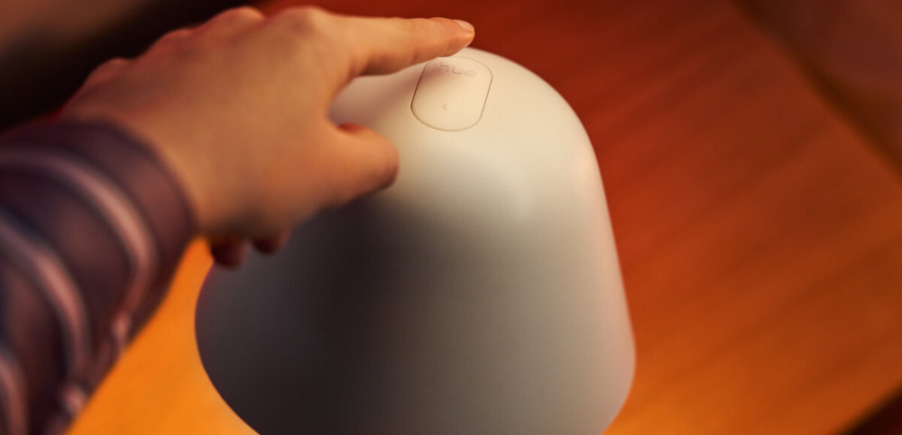 Lampka nocna PHILIPS HUE Jednym kliknięciem trybu uśpienia stopniowo przygasać