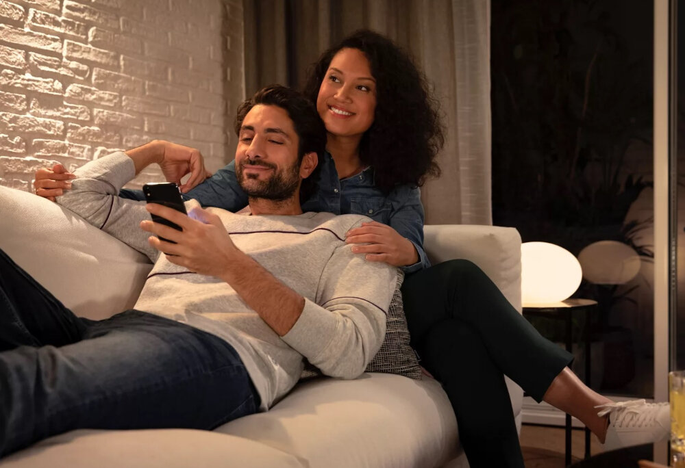 Inteligentna Żarówki LED PHILIPS HUE 929003666702 4.2W GU10 Bluetooth, Zigbee 2 szt. zywotnosci do 50000 cykli wlacz/wylacz natychmiastowy zaplon zuzycie do 5 kWh na 1000 godzin energooszczedna