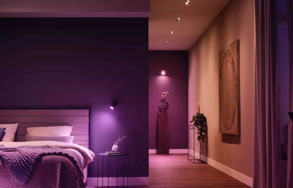 Inteligentna żarówka LED PHILIPS HUE White and color Ambiance GU10 strumien swietlny 400 lumenow do oswietlenia mniejszych i wiekszysz przestrzeni oszczedna funkcja sciemniania
