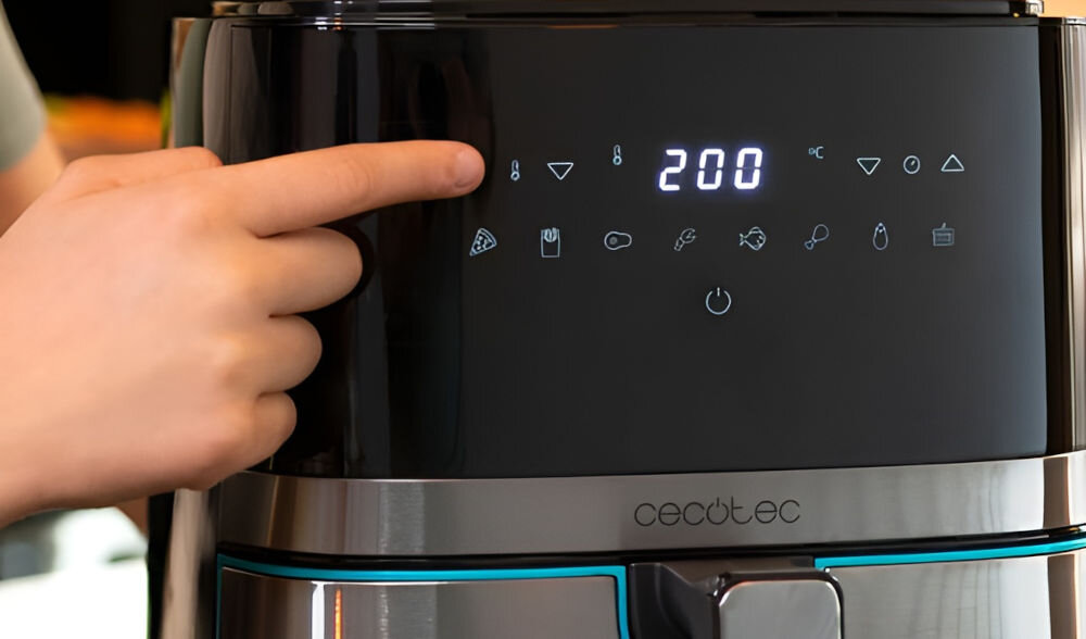 Frytkownica beztłuszczowa CECOTEC Cecofry Full InoxBlack 5500 Pro Air Fryer łatwa obsługa intuicyjny ekran dotykowy panel ustawienie parametrów szybkie proste zwiększony komfort użytkowania bezproblemowe korzystanie z wszystkich funkcji